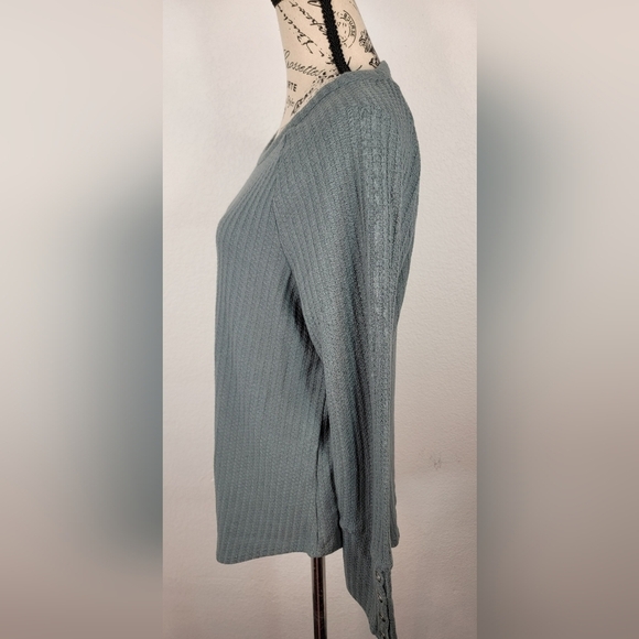 Chaser Sz L Waffle Knit Thermal Top Green Long Sleeve Button Cuffs - Picture 4 of 10